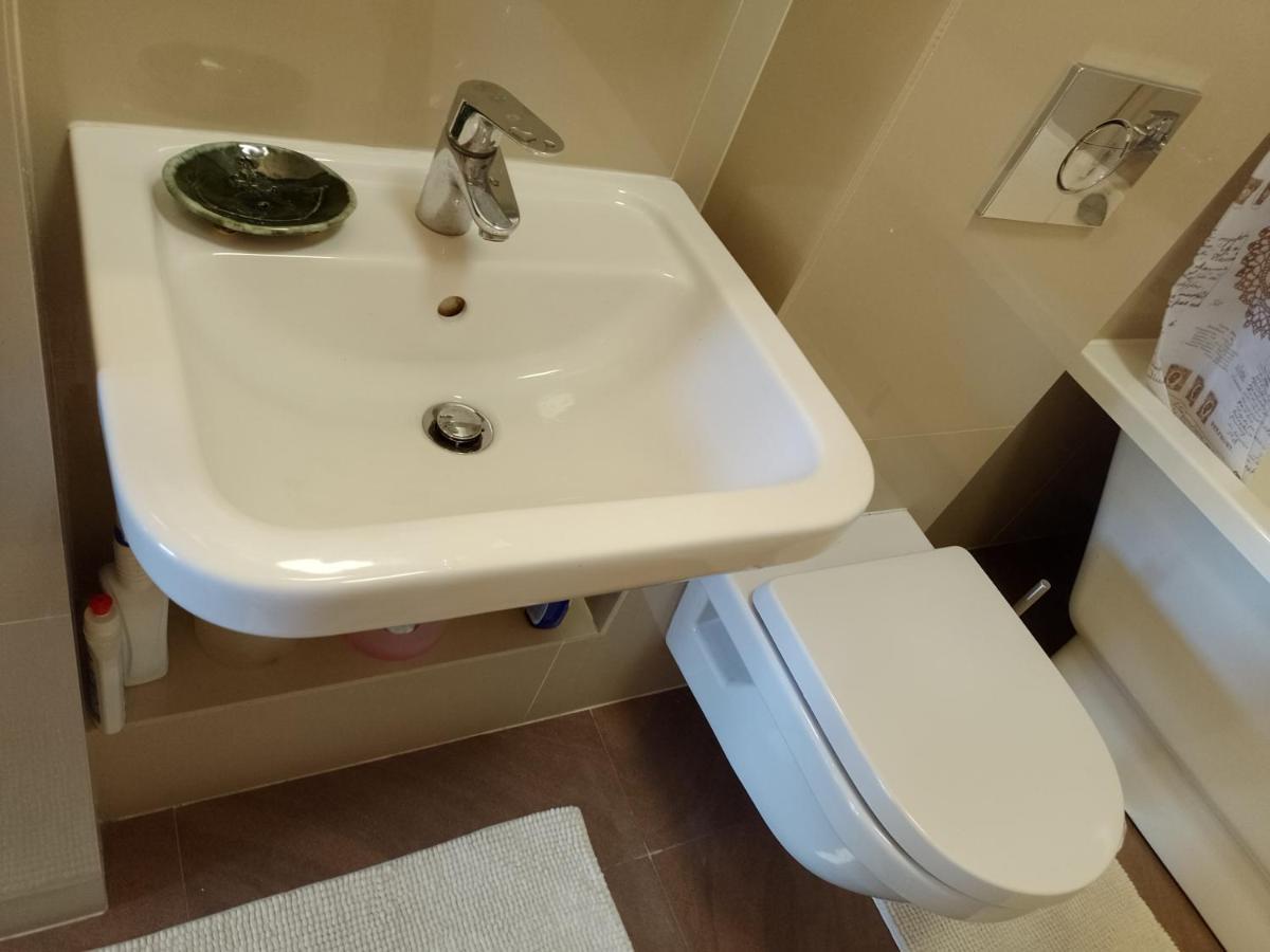 Premium Class Apartment, Free Parking, Maximum 5 Guests, 2 Bedrooms, 3 Beds Рига Екстер'єр фото